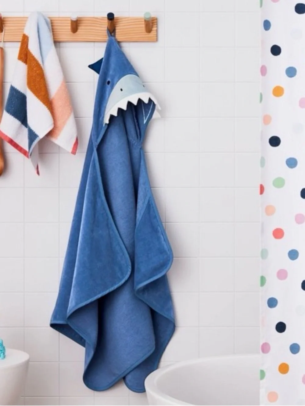 Pillowfort Baby Shark  Kids Hooded Towel 25